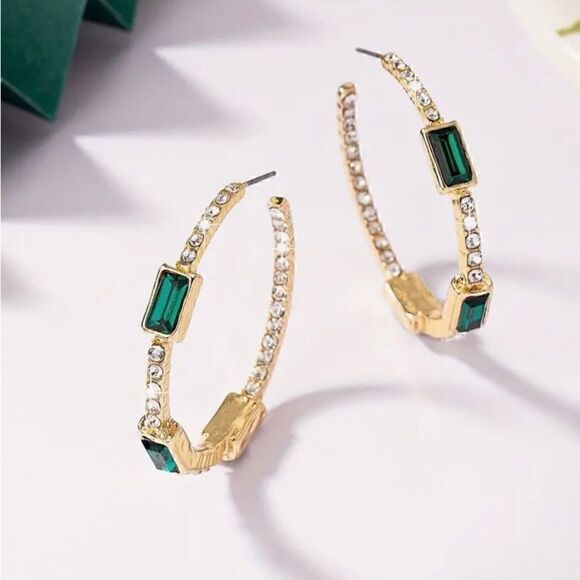 💚 NEW green rhinestone hoops with sparkling crystal accents 💚 - Picture 5 of 6